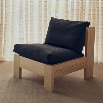 Form & Refine - Icon Fauteuil de salon, pin laqué mat