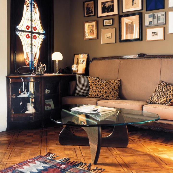 Le site Coffee Table de Vitra dans un environnement rétro