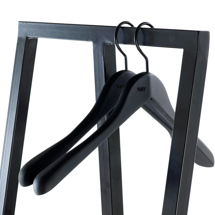 Design classique sur la barre de penderie