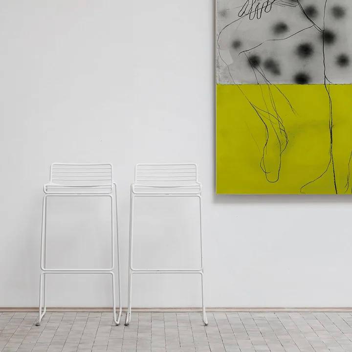 Le fauteuil HAY Hee Tabouret de bar en blanc