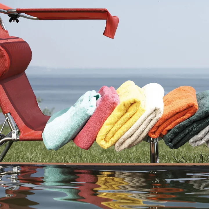 Surmatelas en éponge et protection solaire de Fiam