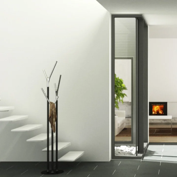 Frost - Wishbone Porte-manteaux dans la cage d'escalier