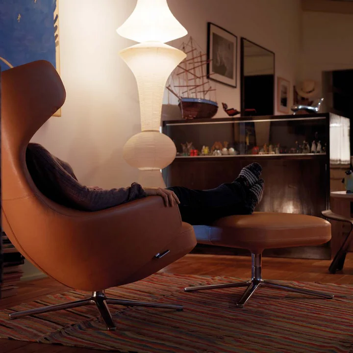 Grand Repos Fauteuil avec Ottoman de Vitra
