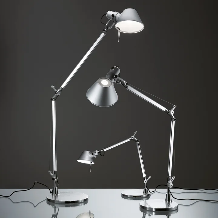 Tolomeo Mini LED lampe de table de Artemide dans la finition aluminium