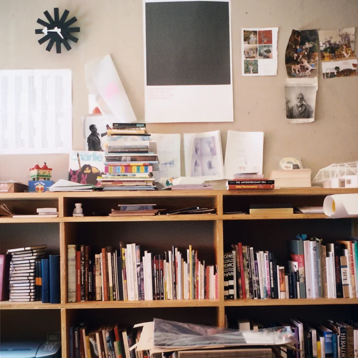 Horloge Asterisk Clock de Vitra en noir