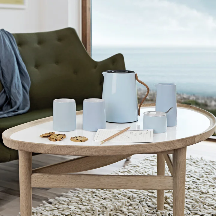 Emma Collection de Stelton sur la table basse