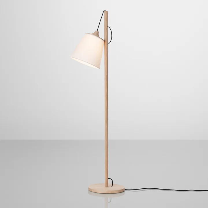 Muuto - Pull Lampadaire, image de fond grise