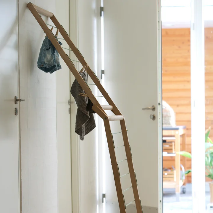 Skagerak - Étendoir à linge Dryp Séchoir à linge, Chêne - adossé