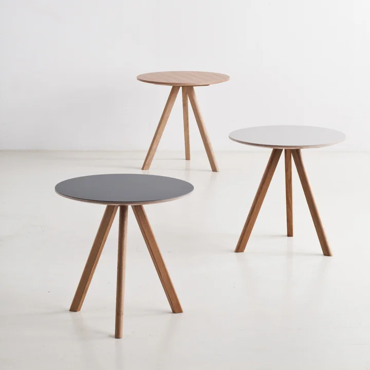 La table d'appoint Copenhague CPH20 de HAY dans ses différentes versions