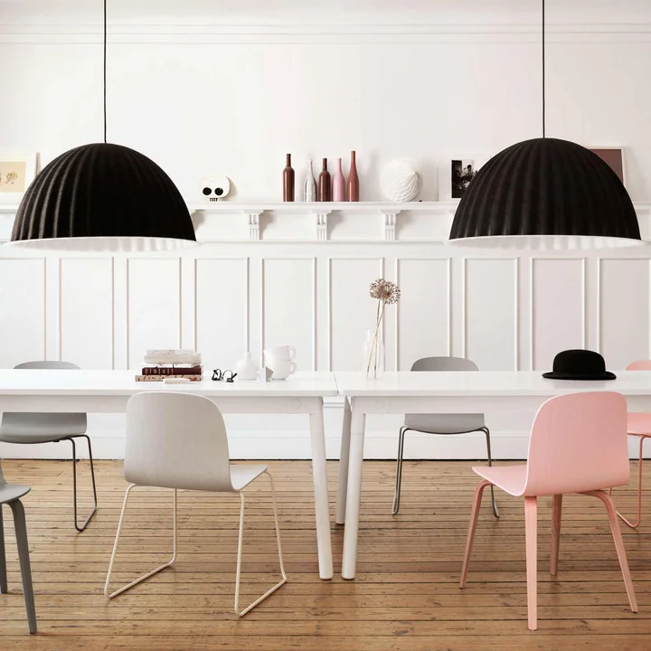 Muuto - Under the Bell suspension lumineuse, noir