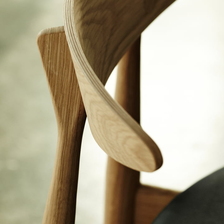 CH33 de Carl Hansen dans la finition chêne huilé / cuir noir (Loke 7150)