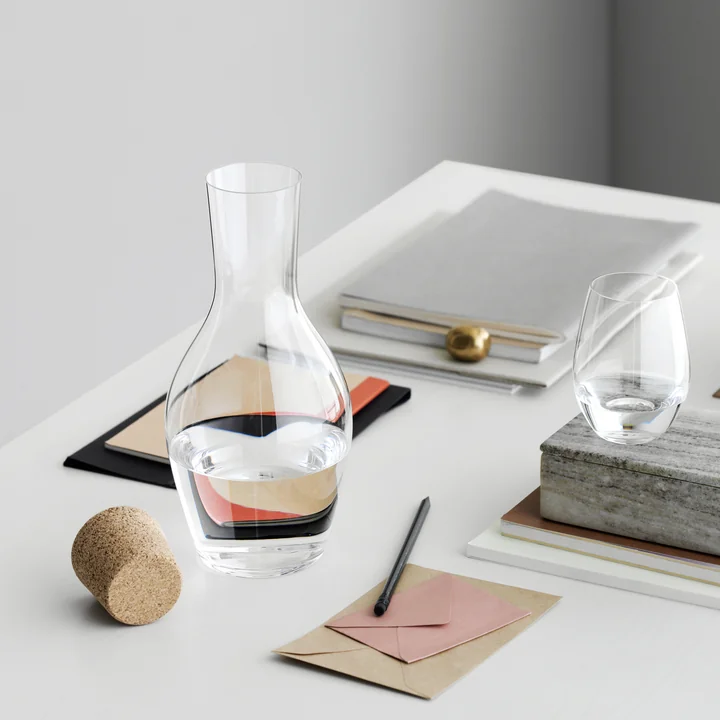 Holmegaard - Carafe à eau Cabernet avec bouchon sur table
