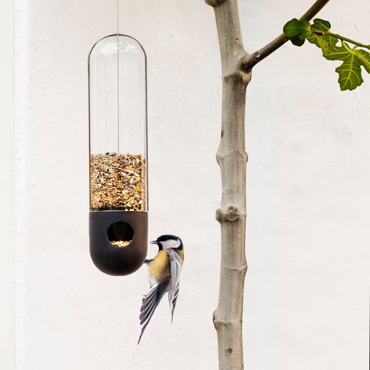 Tube à graines pour oiseaux par Eva Solo