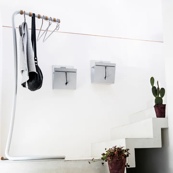 Garde-robe Cobra et porte-revues de Lind DNA