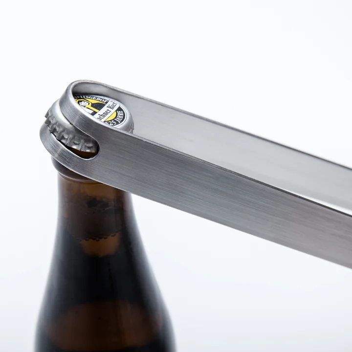 Pince à grill avec décapsuleur de Höfats