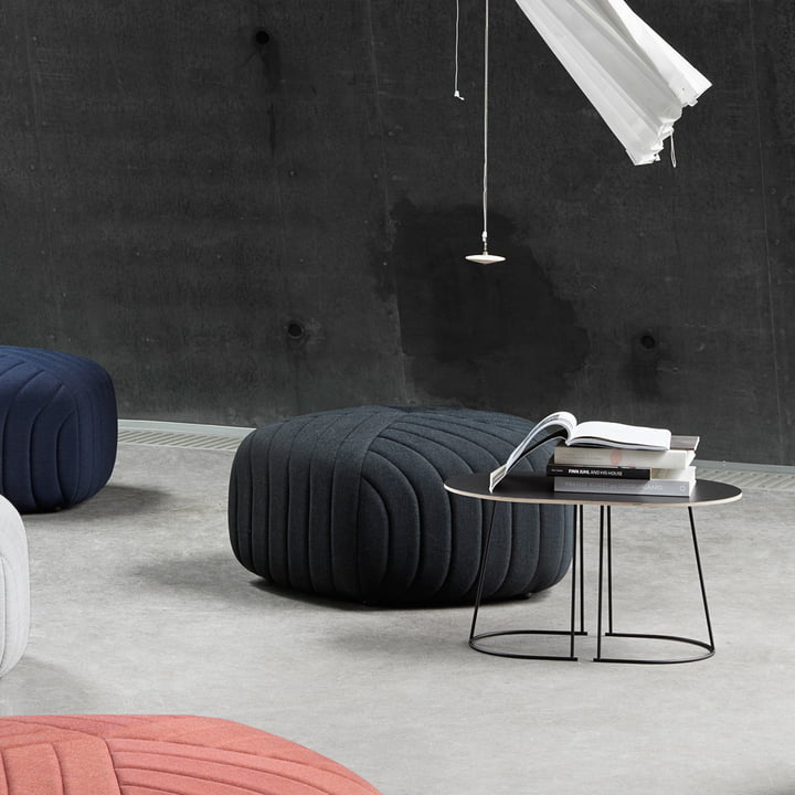 Muuto - Airy table de salon, petit, noir / Five Pouf 