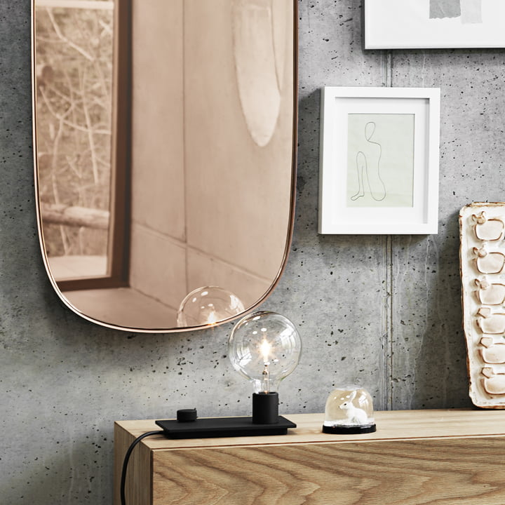 Le Framed Mirror et la lampe de table Control de Muuto