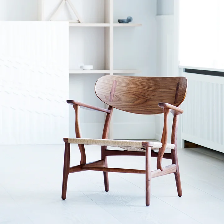 Carl Hansen - CH22, mélange chêne, noyer.