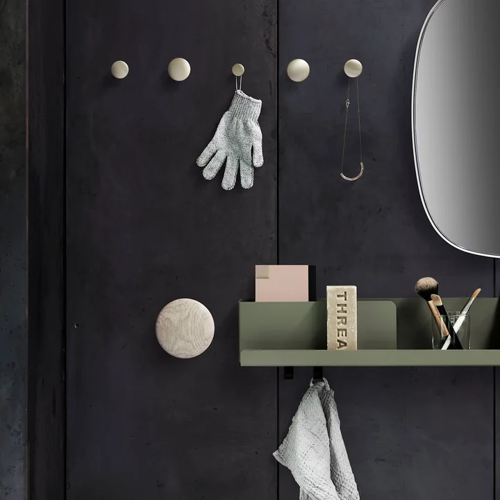 Plateau plié avec crochets muraux