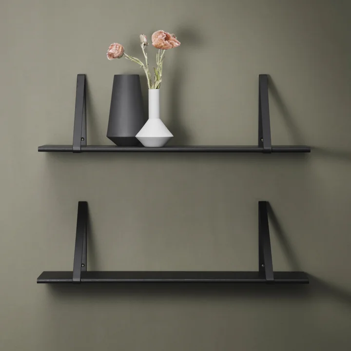 Vases Sculpt sur les étagères Shelf Hanger