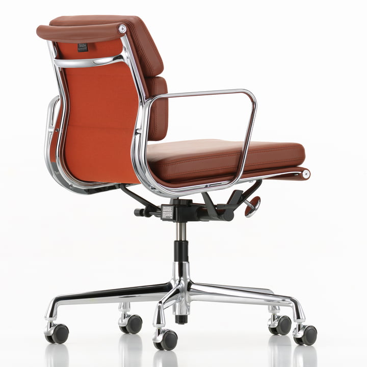 Soft Pad Chair EA 217 de Vitra