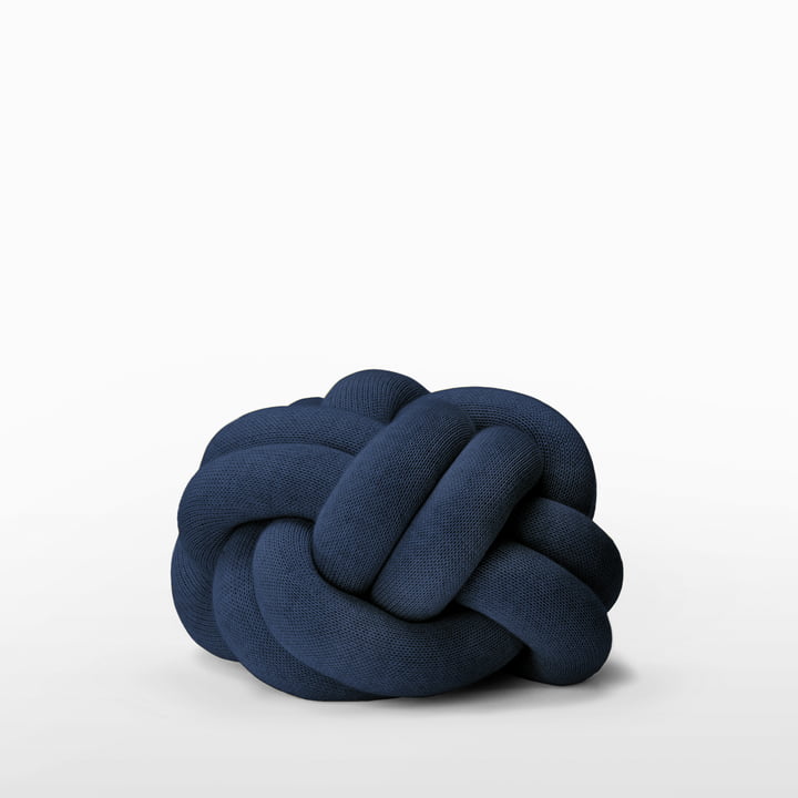 Le Knot coussin de Design House Stockholm dans la couleur Navy