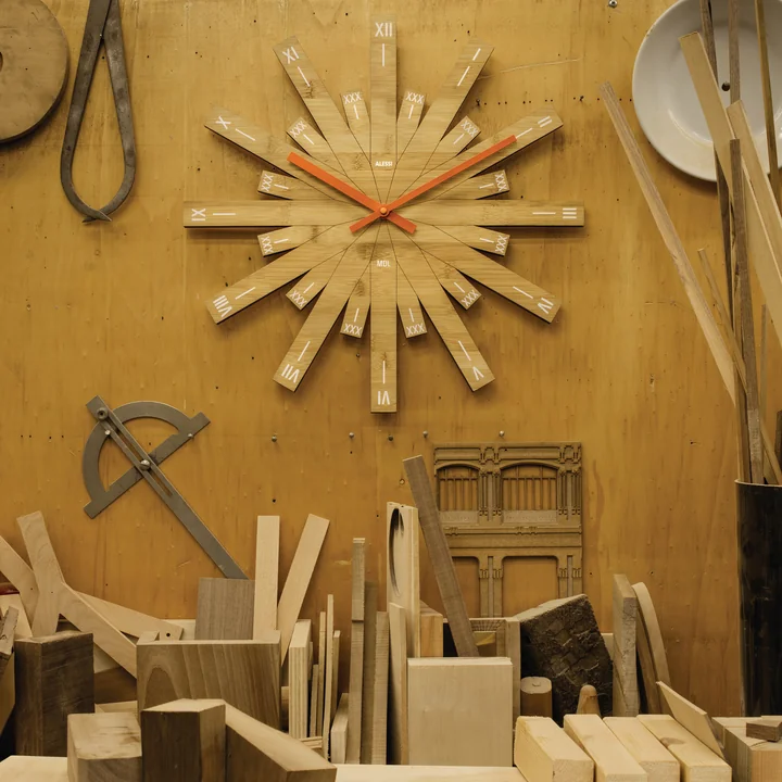 Horloge murale Raggiante par Alessi