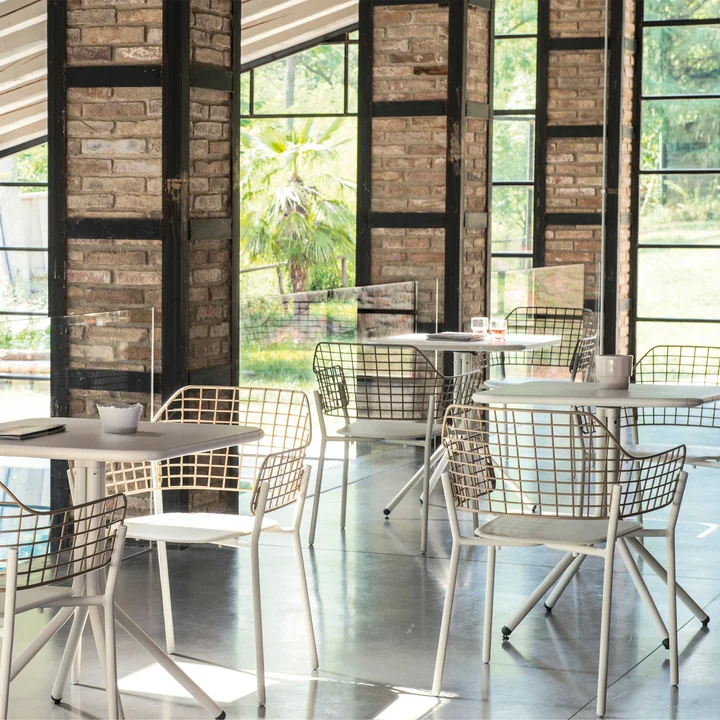 Lyze Chaise avec accoudoirs et table Yard