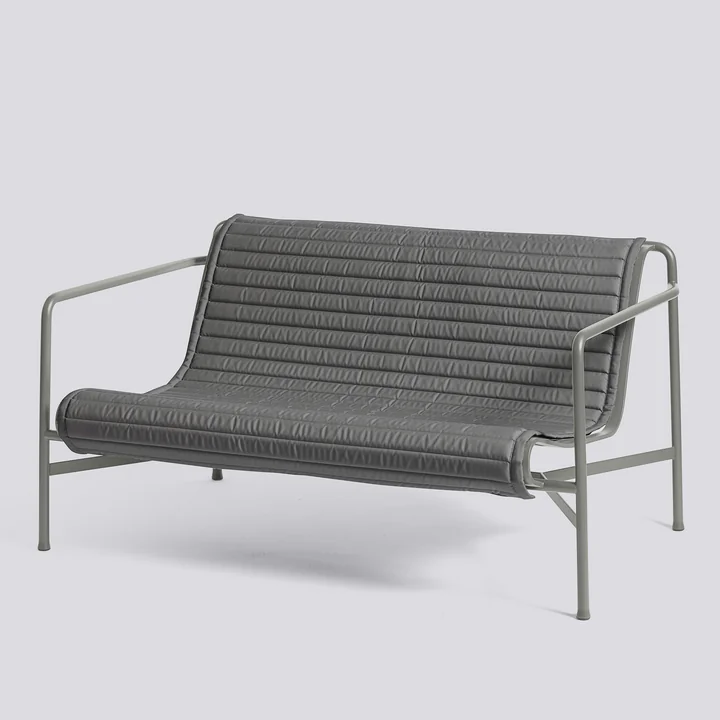Palissade Quilted Cushion pour Lounge Sofa de HAY