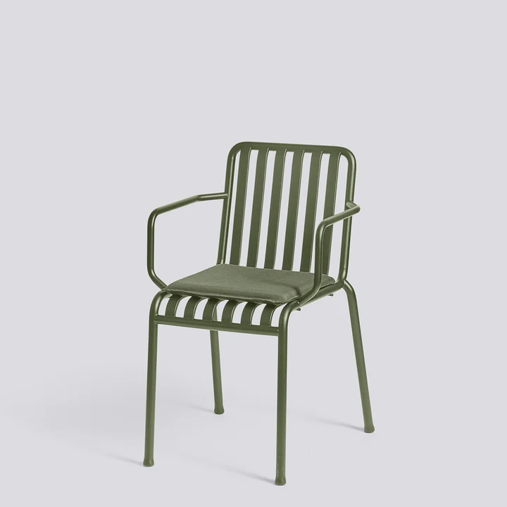 Palissade Seat Cushion pour chaise à accoudoirs de HAY