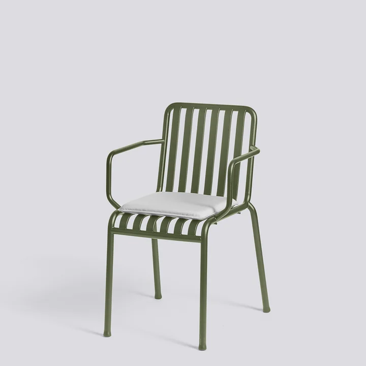Palissade Seat Cushion pour chaise à accoudoirs de HAY