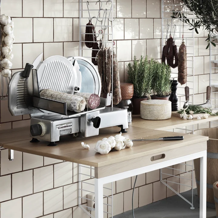 Table pliante de String en chêne / blanc