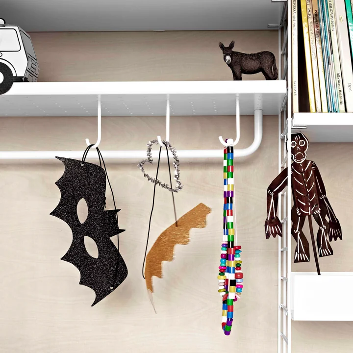 Crochet et barre pour étagère métallique de String