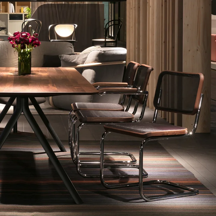 S 32 et S 64 chaise de Thonet avec tissu en filet