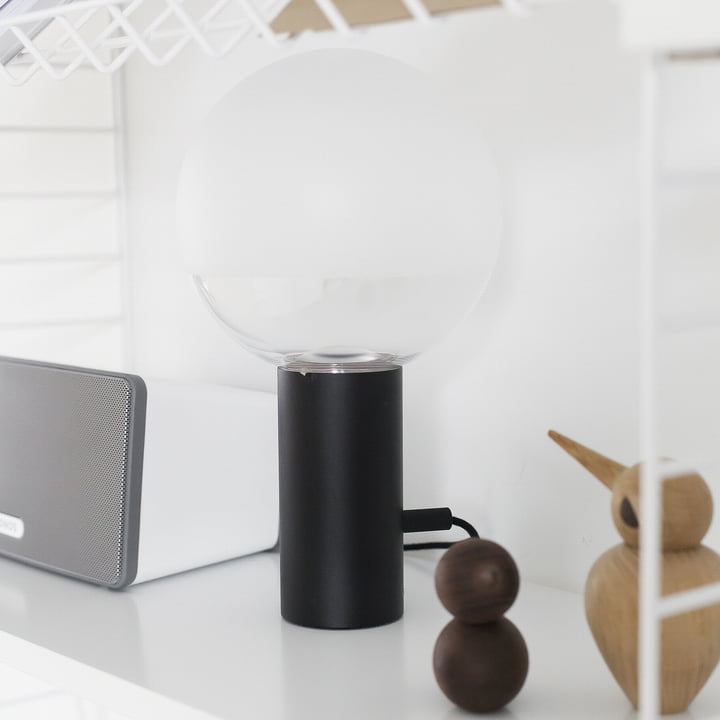 Lampe de table LED Kuula par Thonet