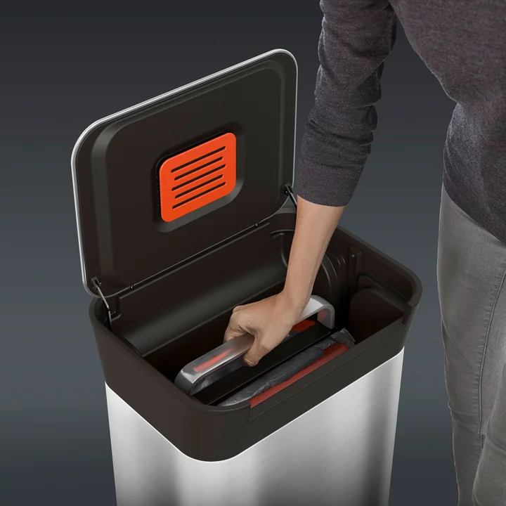 Poubelle avec compresseur - Titan