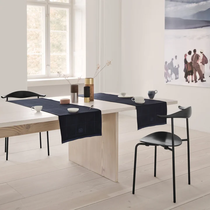 Engesvik Chemin de table de Georg Jensen Damask sur la table de la salle à manger