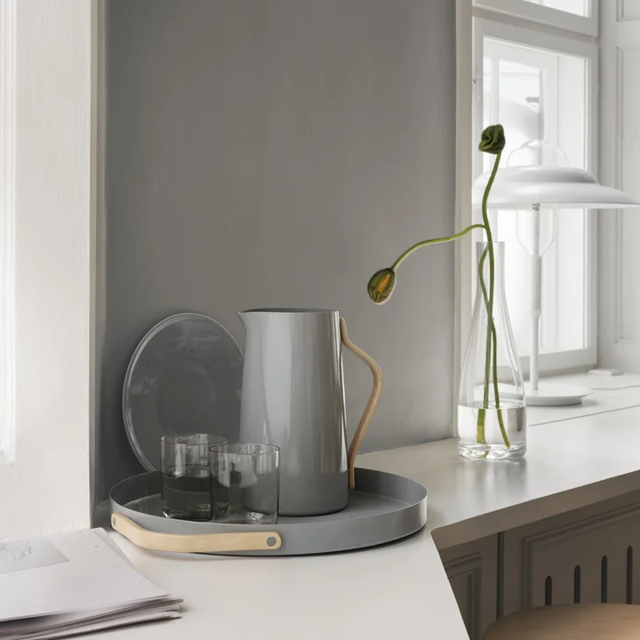 Emma plateau de service Ø 36 cm avec pot Emma de Stelton