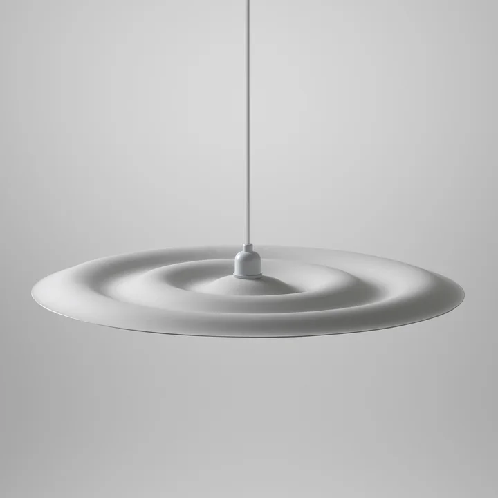 Suspension lumineuse Alma par Wästberg en blanc signalisation