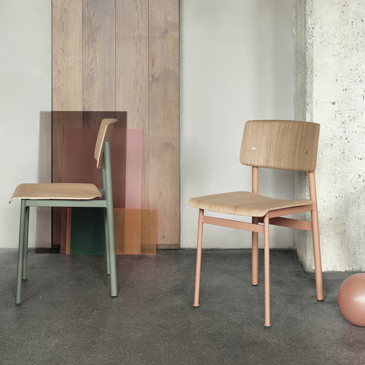 Chaise Loft par Muuto en rose poudreux et vert poudreux