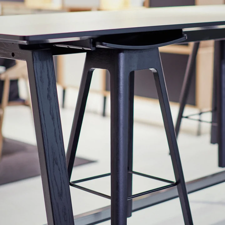 Andersen Furniture - le tabouret de bar HC1 à table