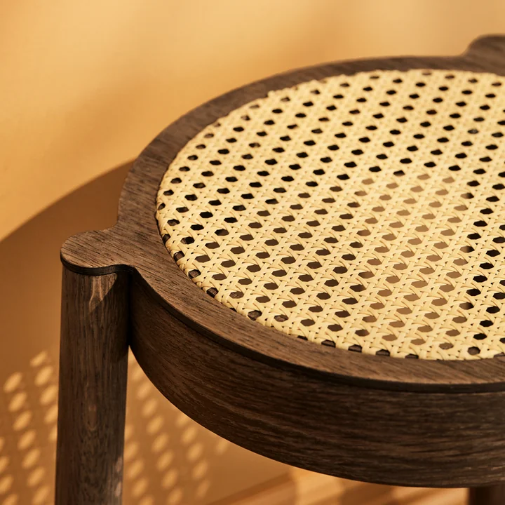 Le Nord - Tabouret empilable Pal, vannerie / chêne fumé