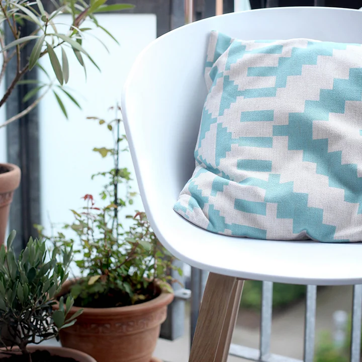 About A Chair AAC 22 de HAY