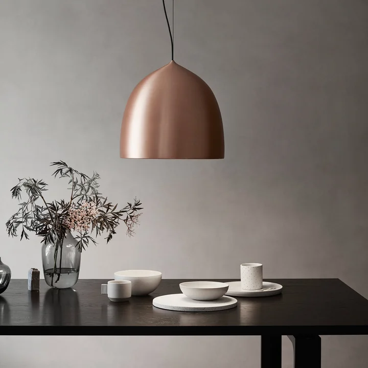 Le Fritz Hansen - Suspence Lampe suspendue au-dessus de la table à manger