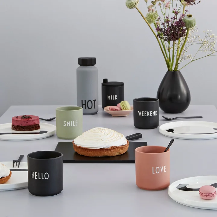 AJ Favourite Tasse en porcelaine de Design Letters