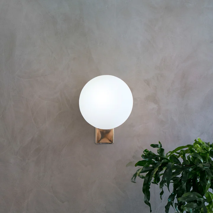 Journey SHY2 Applique murale de & Tradition - miroir / verre opale - sur le mur