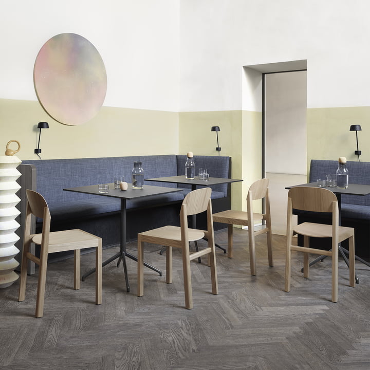 Table de café fixe H 73 cm, 75 x 65 cm, noir par Muuto dans le Café