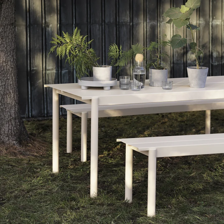 Linear Steel Banc et table en blanc de Muuto