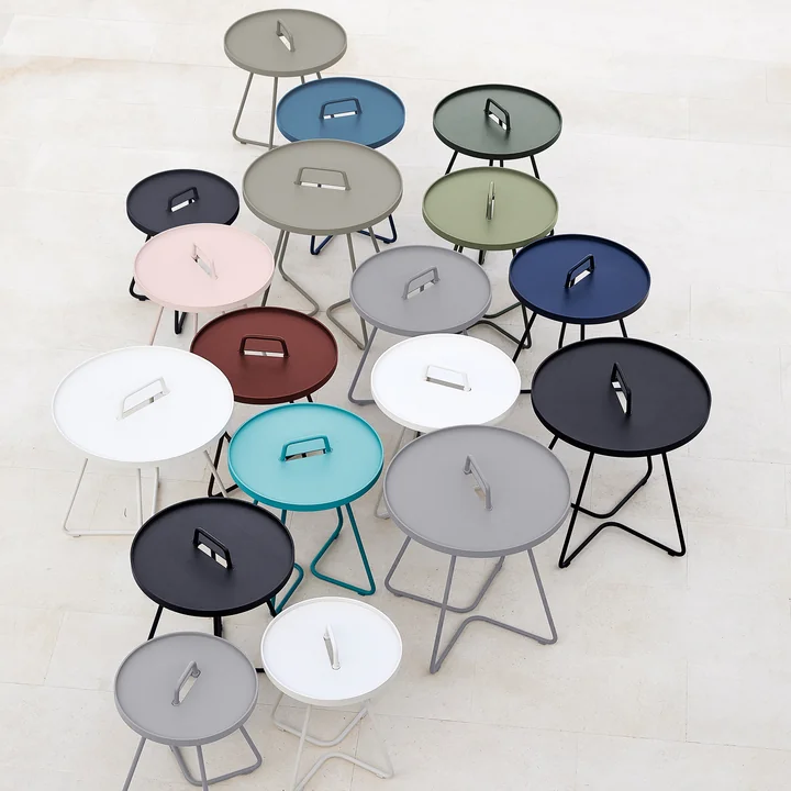 On-the-move Table d'appoint de Cane-line en différentes couleurs