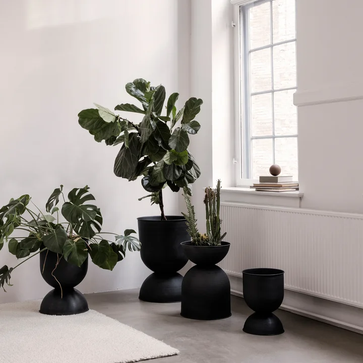 Hourglass Pot de fleurs de Ferm Living à plusieurs dans différentes tailles